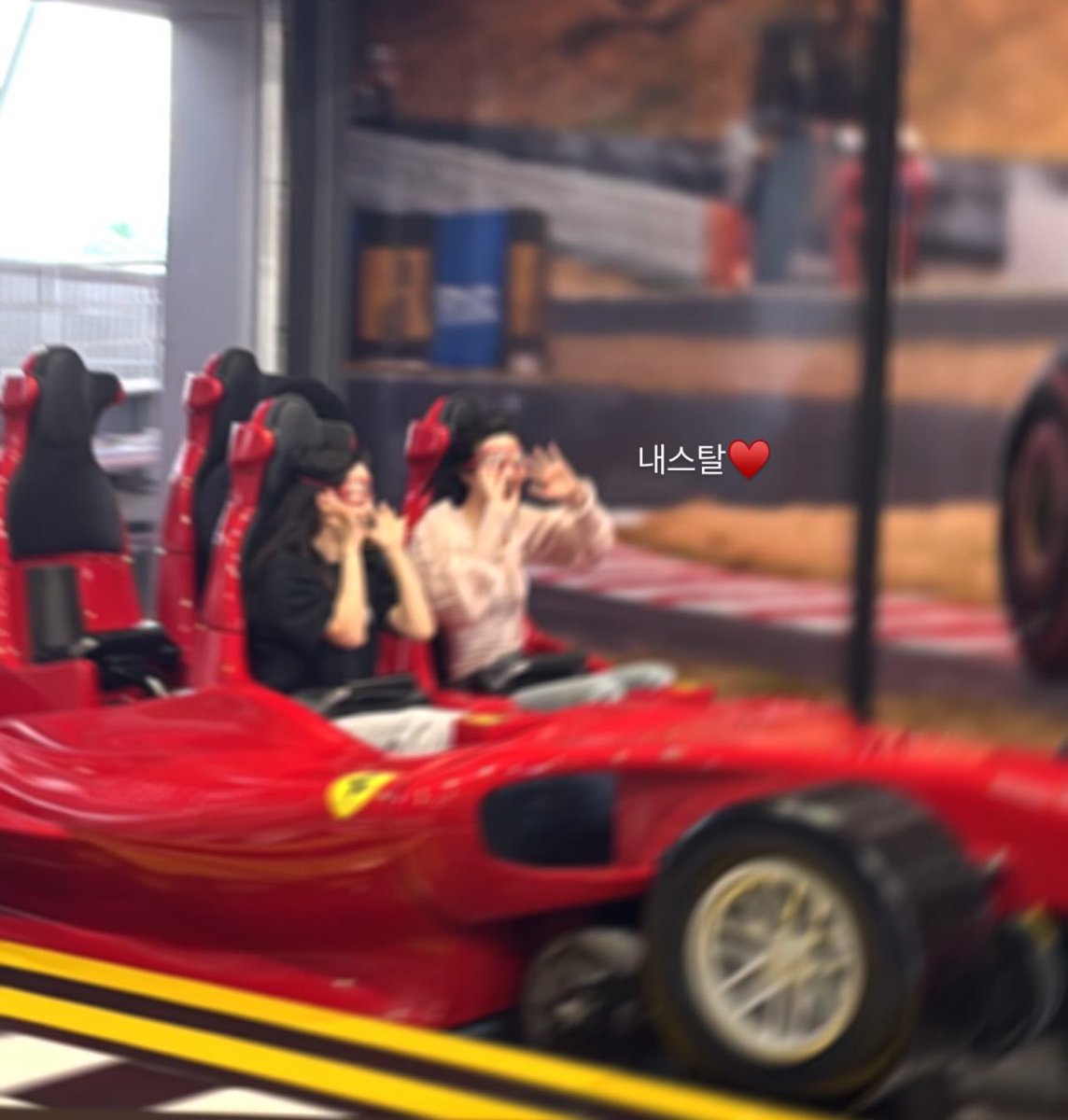 heroes_twt's tweet image. joy and seulgi having a date together 👯‍♀️🏎️