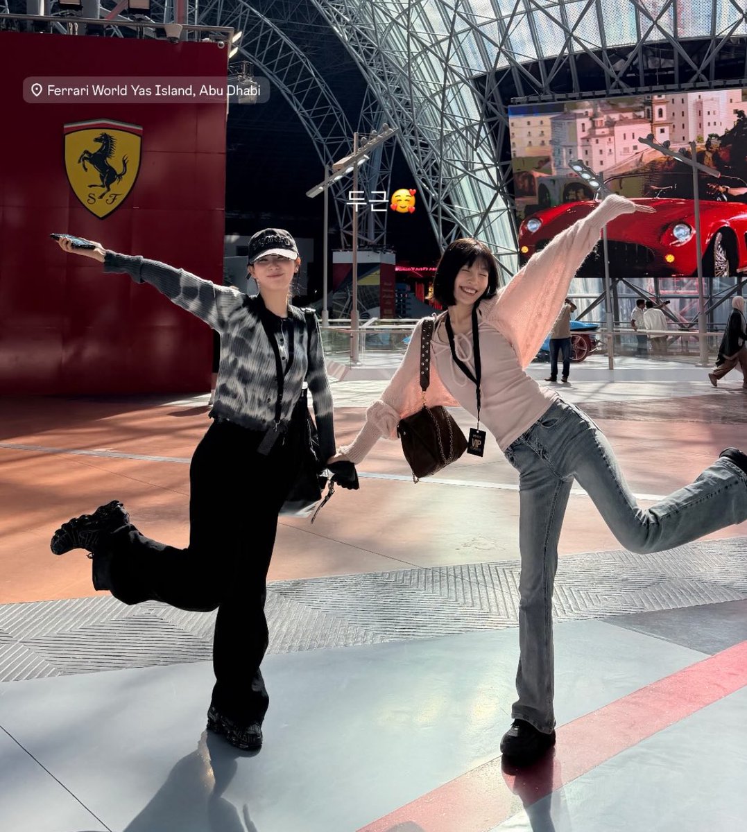 heroes_twt's tweet image. joy and seulgi having a date together 👯‍♀️🏎️