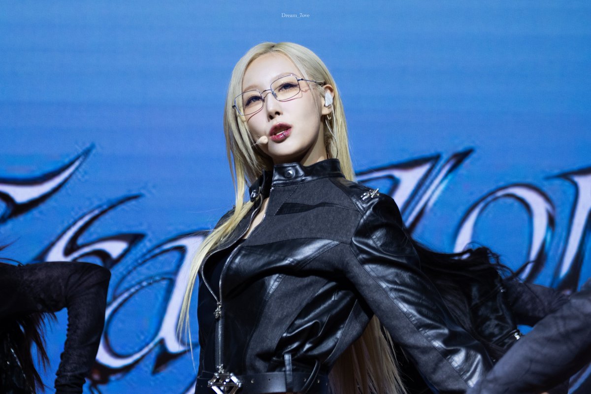 251121 Handong 1st solo album showcase
#한동 #handong #Dreamcatcher #드림캐쳐 #AtsnstA