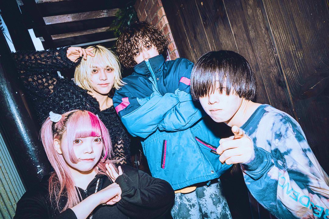 viewtrade_band's tweet image. こちら明日の公演。
4人体制、完全体のビュートレードで
お待ちしております。

※新宿Marbleにて18:45〜の出演