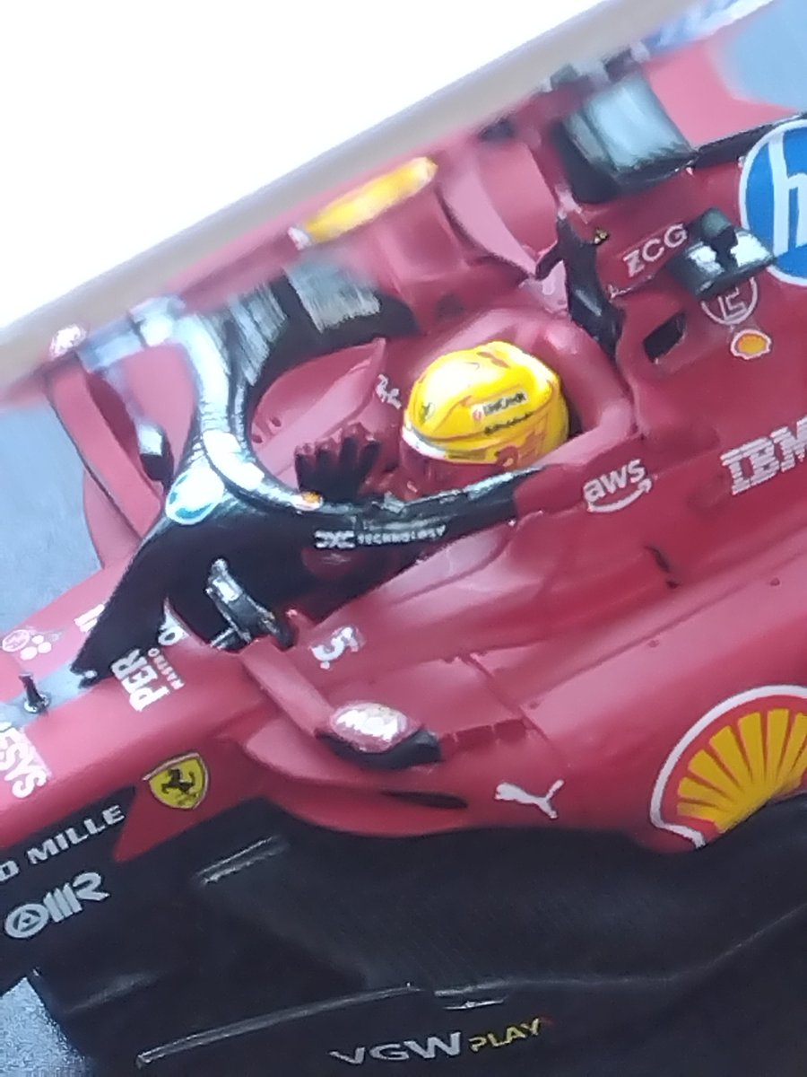 tomonoriishii14's tweet image. ＃looksmart #ferrari #hamilton #ルックスマート ＃フェラーリ ＃ハミルトン
ルックスマート1/43、フェラーリSF-23のハミルトンのフィオラノテストカー。イイね^^