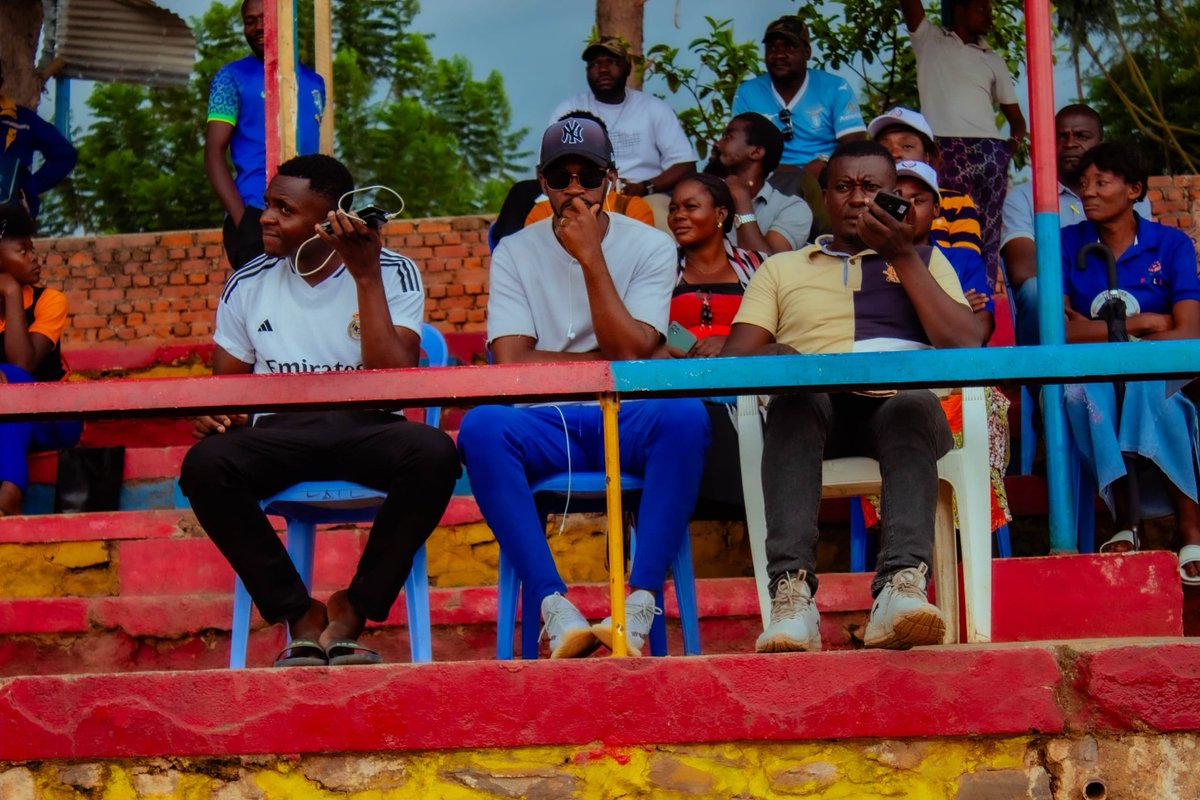 fallrdc's tweet photo. Premiere sortie de KAMBOVE ESPOIR, equipe chere à son Excellence Lucien LUMANO à l'entente urbano rurale de Football de  Kambove. @acprdcongo @FecofaRdc @radiookapi https://t.co/3MlmaCTwSc
