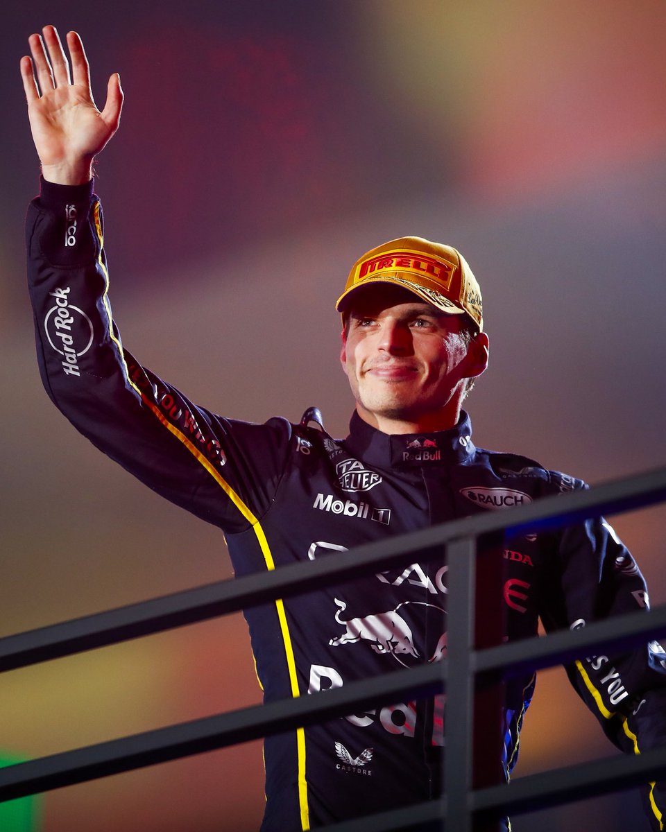 VerstappenCOM's tweet image. 👋 Buckle up, the season finale is about to get wild 🥵