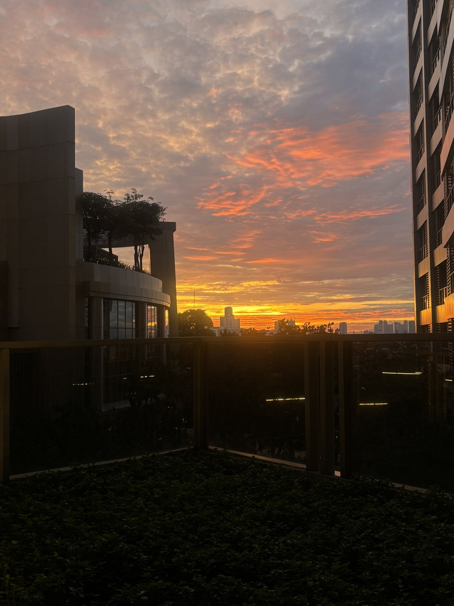 Jakarta, Sore ini. 🌅