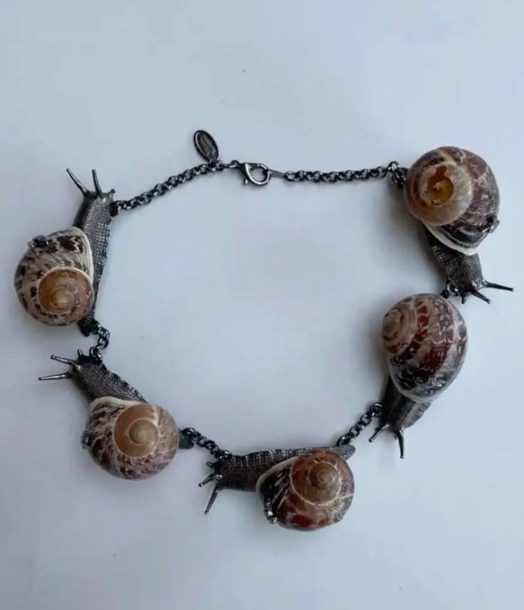 Je cherchais un cadeau original, et je dois admettre que j’en ai bavé pour le trouver. 🐌