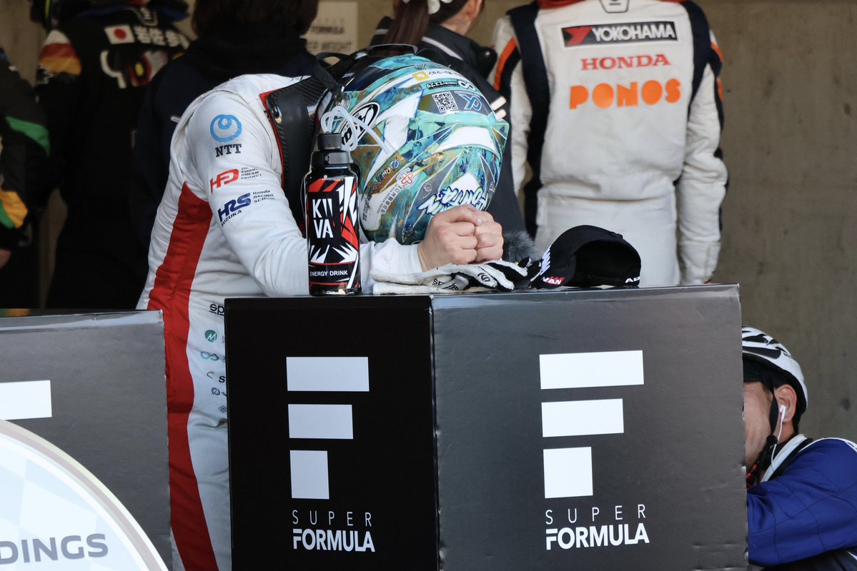 kakunoshin_ohta's tweet image. 最大限出し切ったのでこの週末に悔いはないです。
ドライバーランキング3位でシーズンを終えました。

今シーズンもたくさんの応援、ありがとうございました！😁

ギリギリの痺れる戦いができるSF最高！

#SFormula