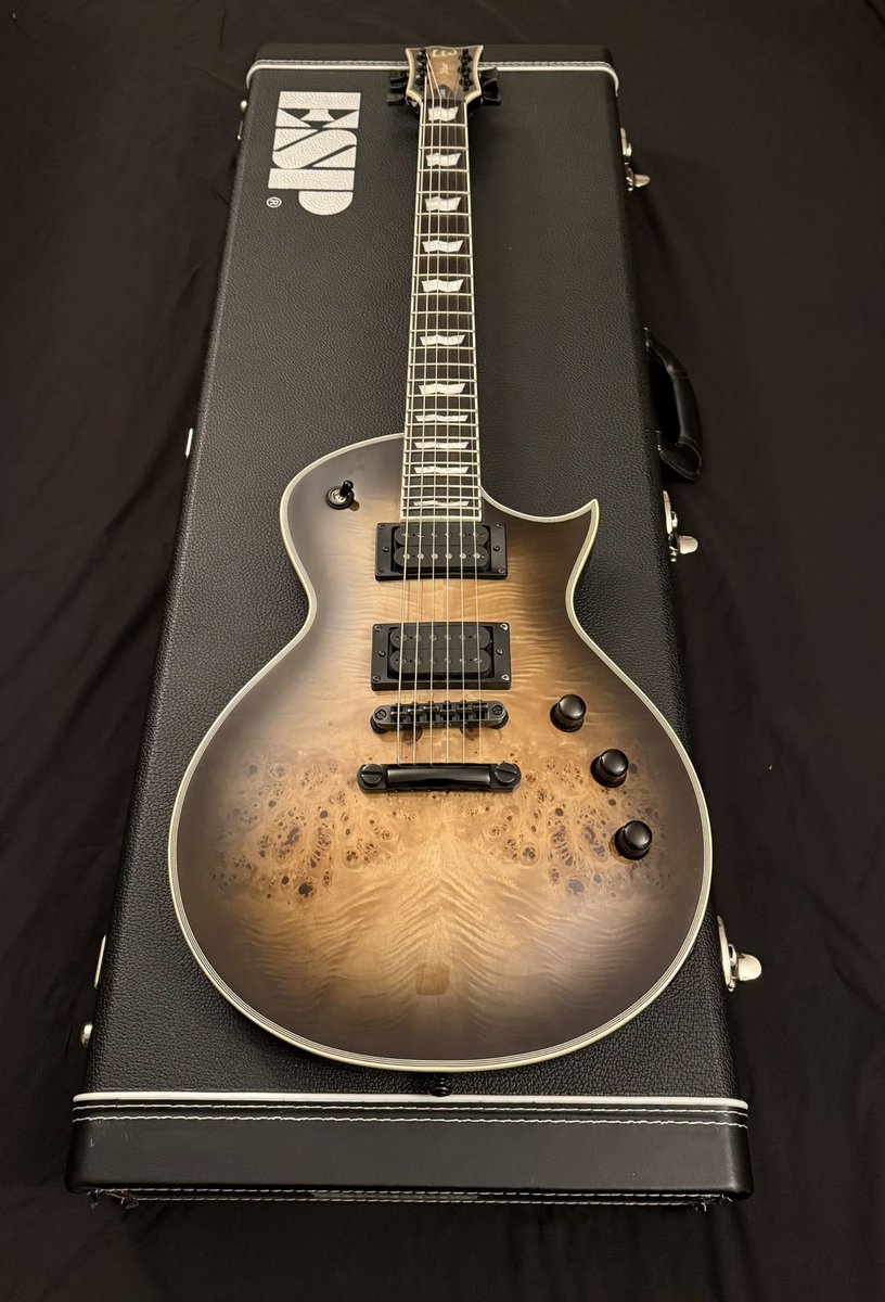 ILikeBrakdown's tweet photo. Demo for the new jam is done and it’s rockin’! 🔉🔊
ESP LTD EC-1000 Black Natural Burst
#espguitars @ESPGuitarsUSA @ESPGuitarsJP https://t.co/zITOfKhUnH