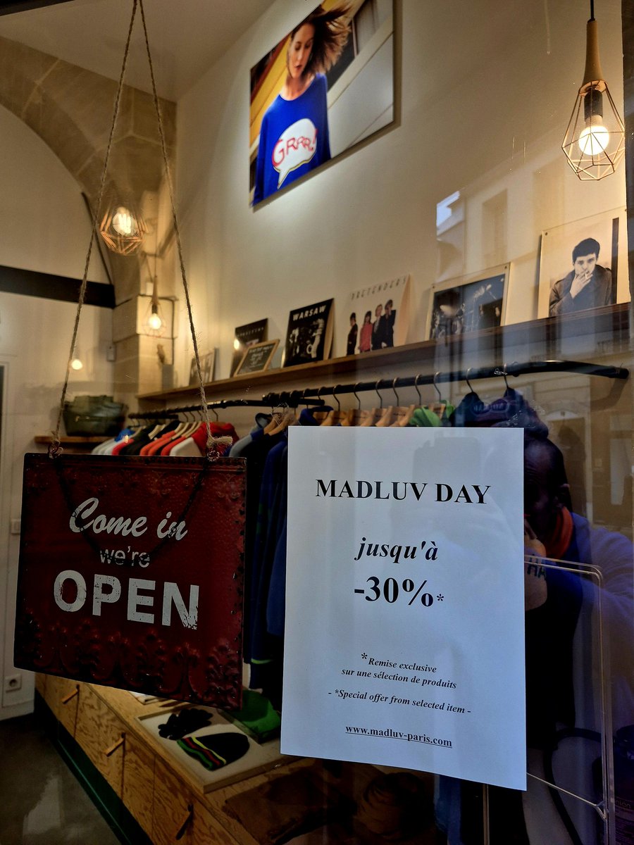 MadluvParis's tweet photo. Malgré la pluie, Open ! 😘

Boutique Madluv 
Le Marais 
14 rue de Turenne 
Paris 4ème 
Métro Saint-Paul 

#Boutique #Madluv #Cashmere #Pop #Turenne #Paris4 #PlacedesVosges #Cachemire https://t.co/fQpkJVfICN