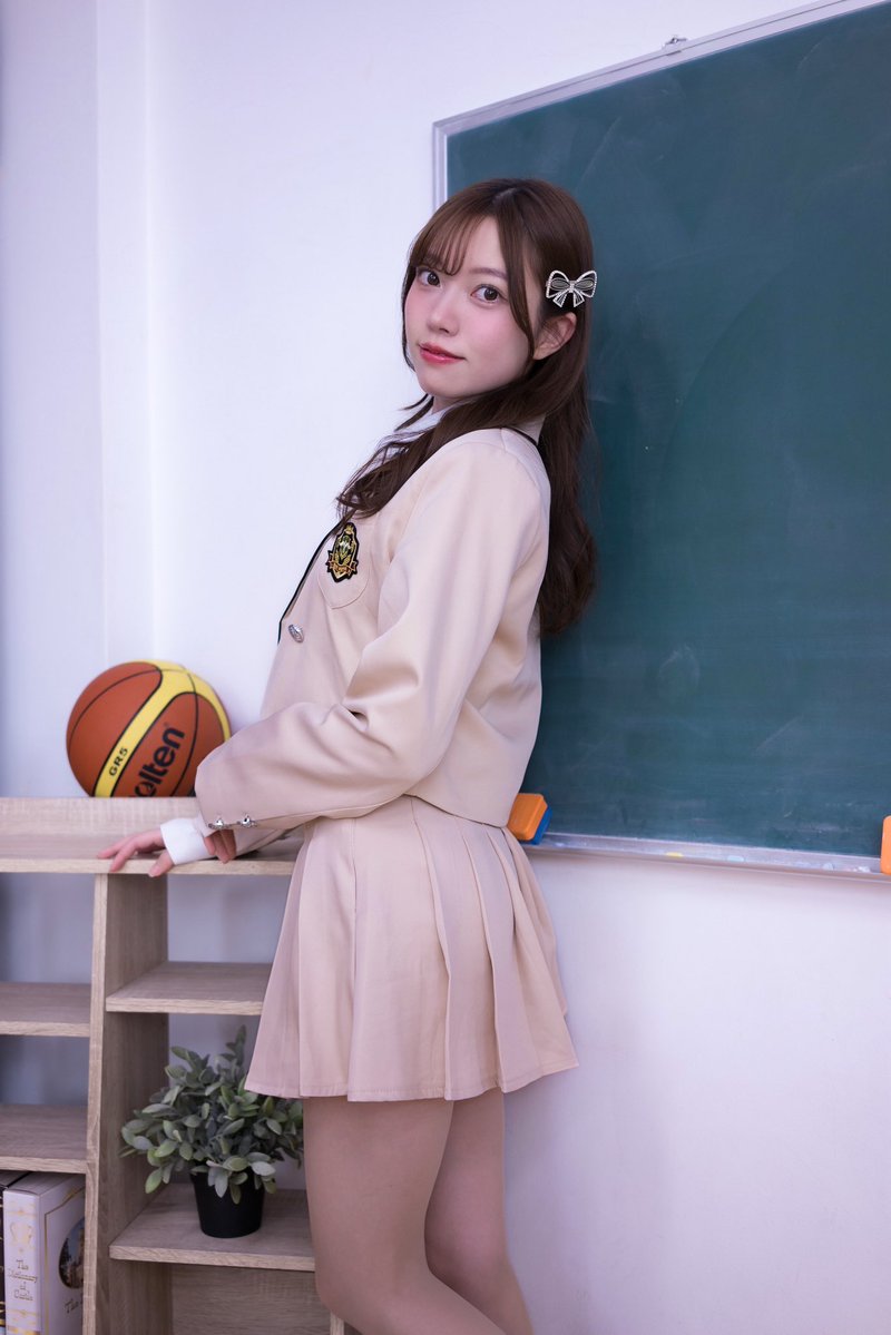 jim_camera7's tweet image. モデル：#椎名糸 さん （@itonoofficial ）
撮影日：2025年11月21日

約1年半振りにフレッシュ撮影会のセッションに行って撮影しました。
#ポートレート #リバスト