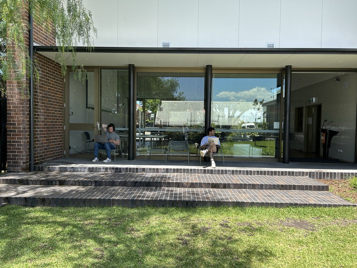 ojschwa's tweet image. Here are 7 legends that turned @Cursor into a Sous chef, building a meal planning app, with Agent and Plan mode and deploying to @Cloudflare. Ours apps had @AnthropicAI Claude built in as a meal planning assistant. We used Realtime from @OpenAI to help us cook our recipes. Of…