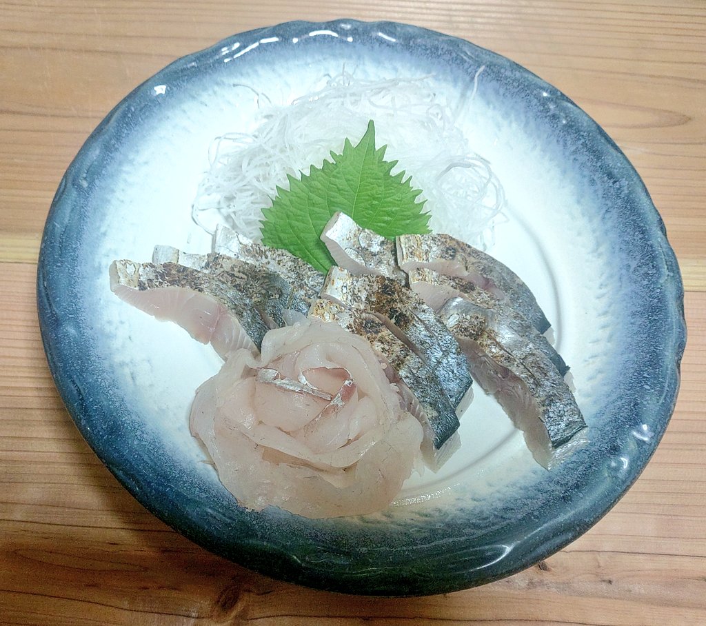 今日の夕飯は炙りサゴシ＆薄造りマゴチの2種盛り♪