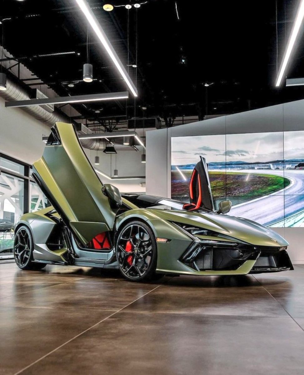 DailyLamboTM's tweet image. 