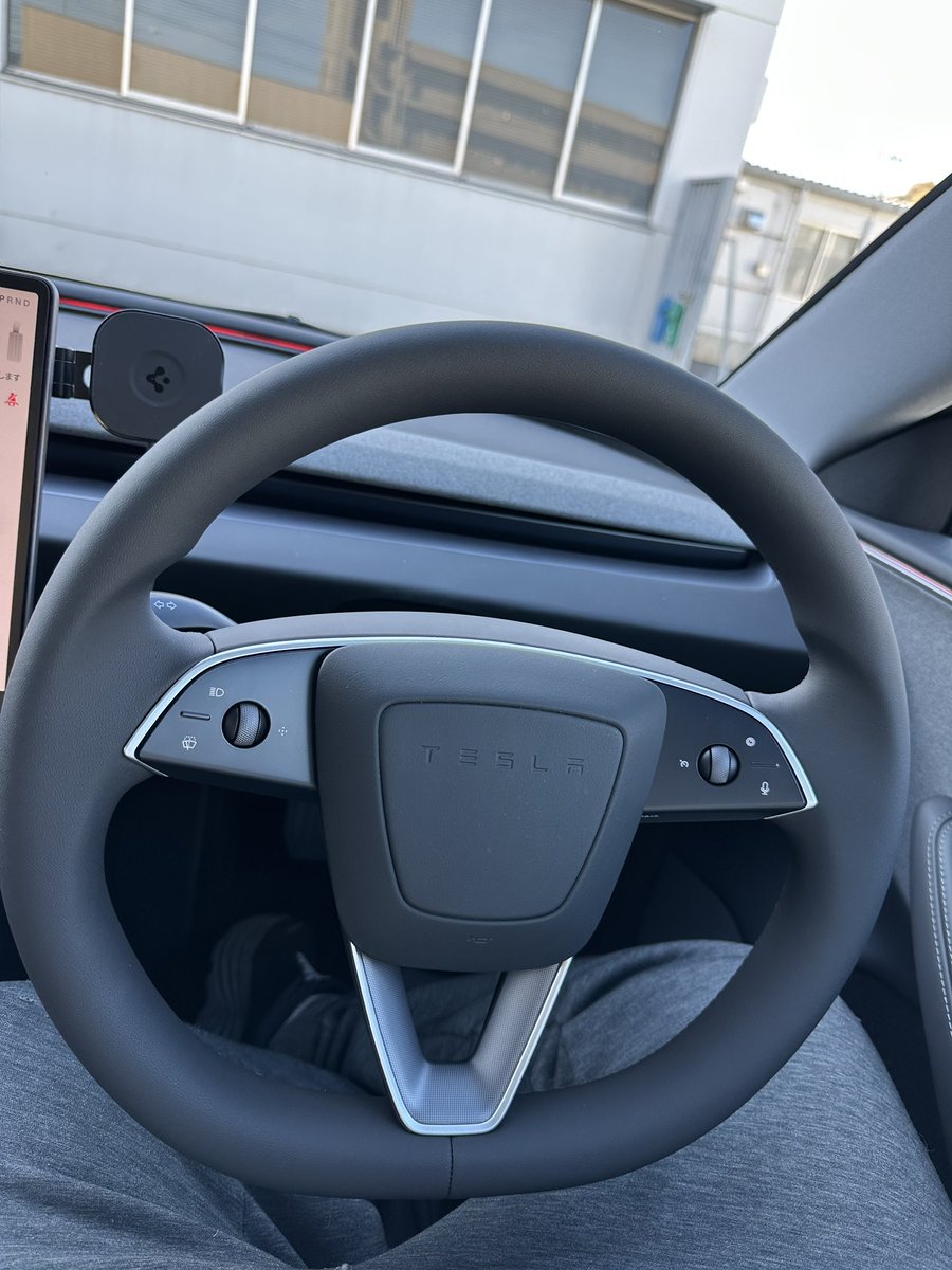 テスカスフォーラムの投稿紹介

純正ウィンカーストーク レトロフィットの感想
✅ウィンカーレバーは従来よりカチカチ感強め
✅ボタンは左がハイビーム/ワイパー、右がカメラ/マイクに変更されている
✅ボタンが触角フィードバックから物理ボタンに変更

写真:dragomaさん
teskas.net/forums/topic/9…