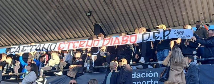 Foto del <a href="/Merida_AD/">A.D. Mérida</a> 2 <a href="/RealAvilesInd/">Real Avilés Industrial</a> 1 (22/11/25). Ya somos el mejor equipo en casa y acumulamos 6 jornadas sin perder. Este es el camino! Se sacó frase en nombre de toda la curva por el fallecimiento de Sergio Caetano (Diabos) #EMERITENSISMO #DAJEMERIDA #SOLOMERIDA