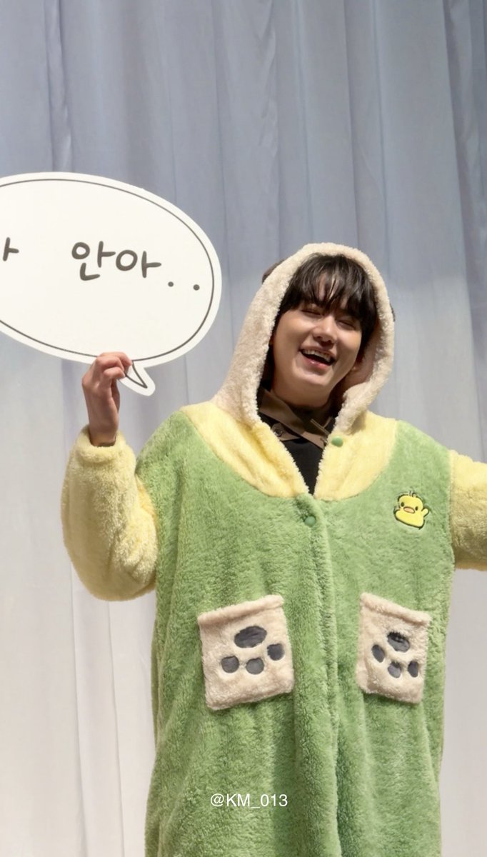 notdeepikacarla's tweet image. i need them to stop putting kyu in cute outfits and princess accessories like what about one&apos;s mental health what about one&apos;s sanity what about thinking the unthinkable what about being able to see him but not squeeze him what about painstakingly trying to be normal about him