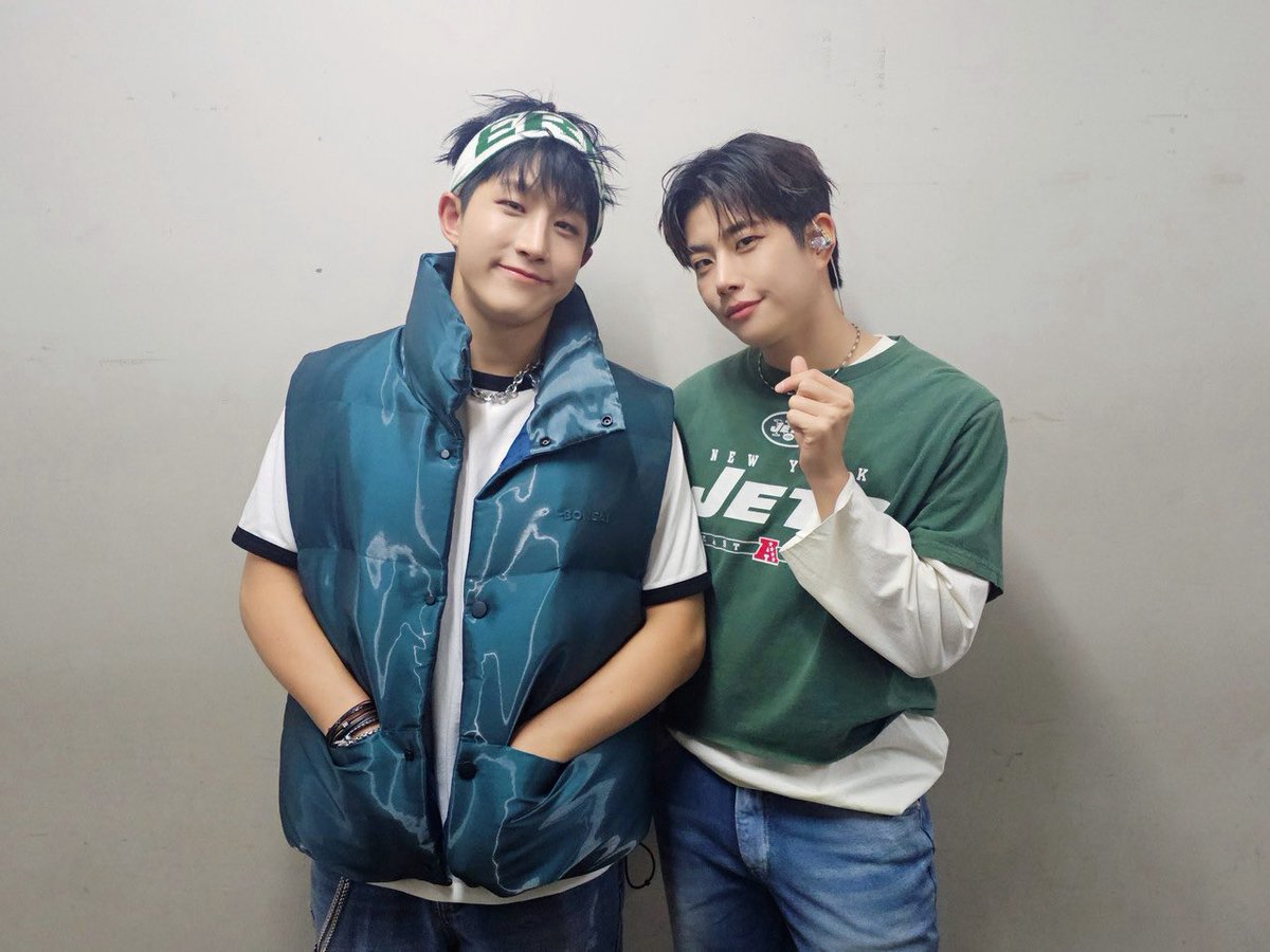 [📸] 2025.11.23

2025 ZOONIZINI FANPARTY
[Roll The Dice] in Japan
＜2部公演＞

2部も笑顔溢れる幸せな時間を過ごしたZOONIZINI😊💫

来てくれたAROHAありがとうございました💜🧡💚

#ASTRO #AROHA
#ZOONIZINI #MJ #JINJIN
#RollTheDice_Japan