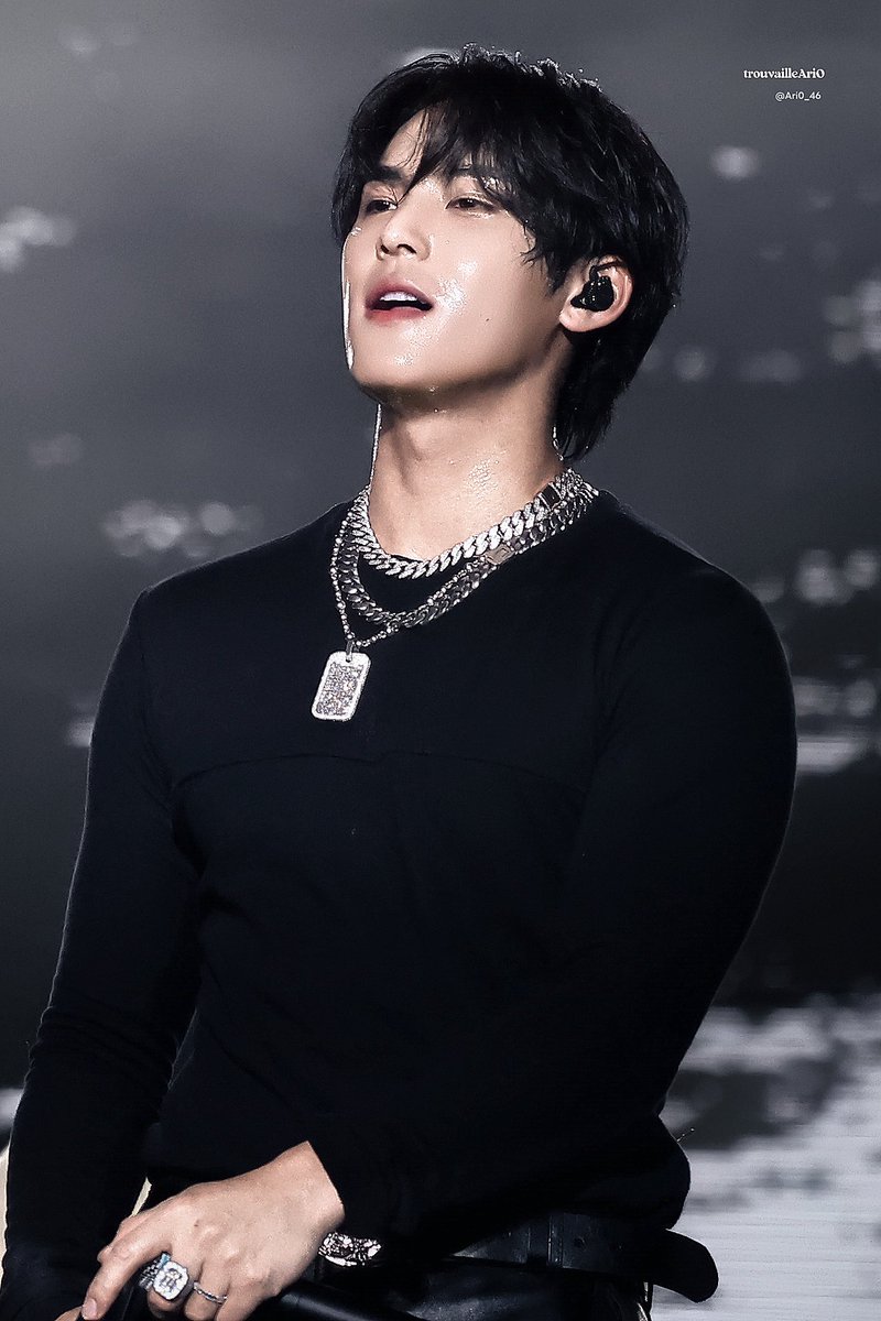 Ari0_46's tweet image. 251122 

shake it off🔥

#민규 #MINGYU 
#세븐틴 #SEVENTEEN 
@pledis_17