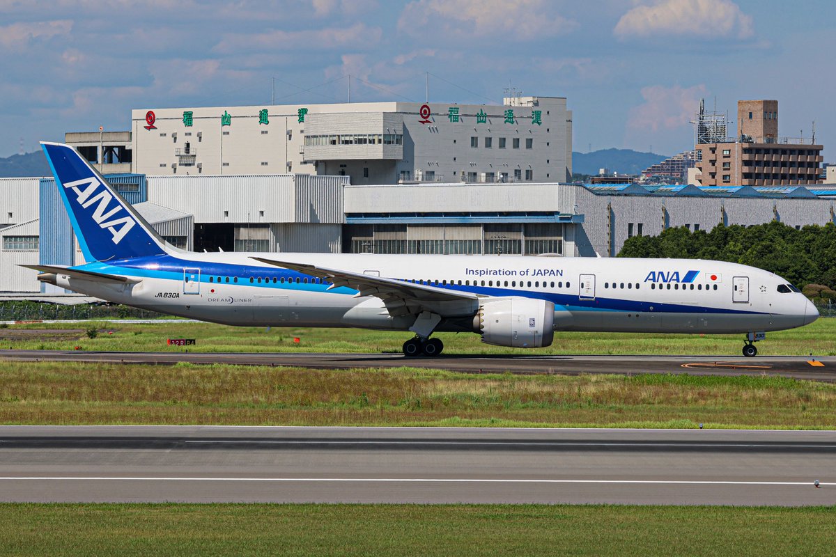 gm3685929653969's tweet photo. 2025/8 ITM
ANA B789 JA830A/JA833A
JA830A、78Gに改修かぁ!
JA833Aもするのかな
JA830Aは一回乗ったことあるけど、もう一回乗ってみたい!
#ANA #JA830A #伊丹空港 #スカイパーク https://t.co/25BhMP7da3