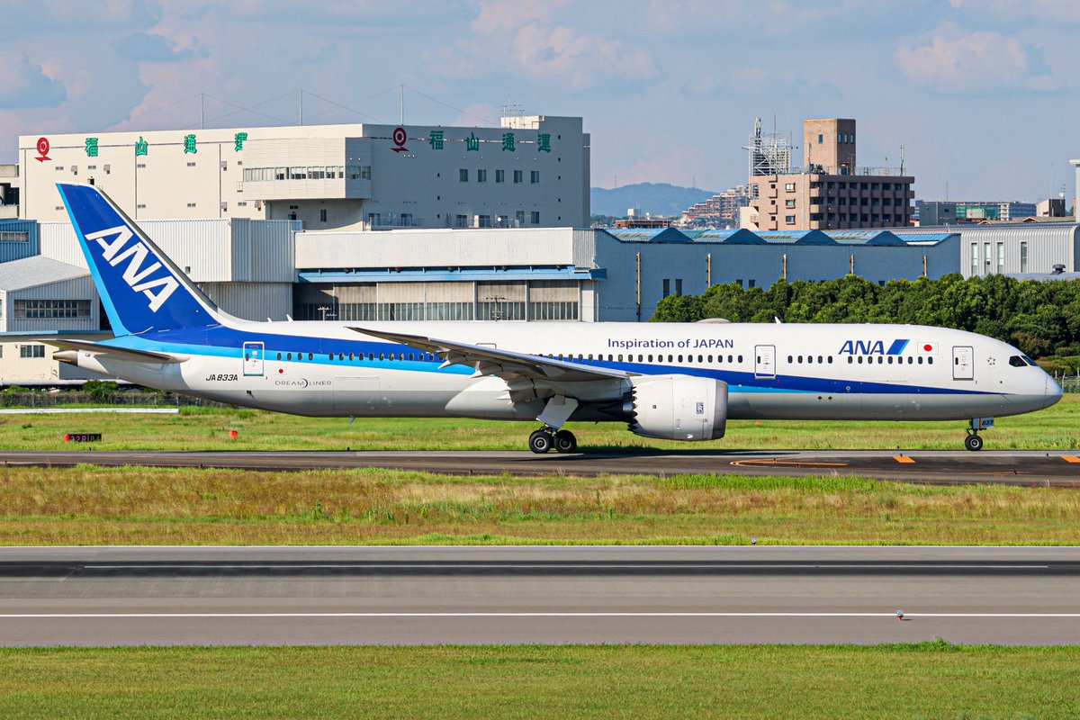 gm3685929653969's tweet photo. 2025/8 ITM
ANA B789 JA830A/JA833A
JA830A、78Gに改修かぁ!
JA833Aもするのかな
JA830Aは一回乗ったことあるけど、もう一回乗ってみたい!
#ANA #JA830A #伊丹空港 #スカイパーク https://t.co/25BhMP7da3
