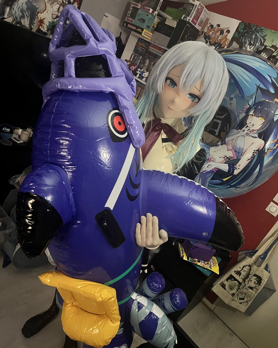 Akime_kig's tweet image. Just got a new inflatable ! And it’s delivered with a cute latex maid !

With : @Zoupi_23 ft @ThyraInf ring in the background.
