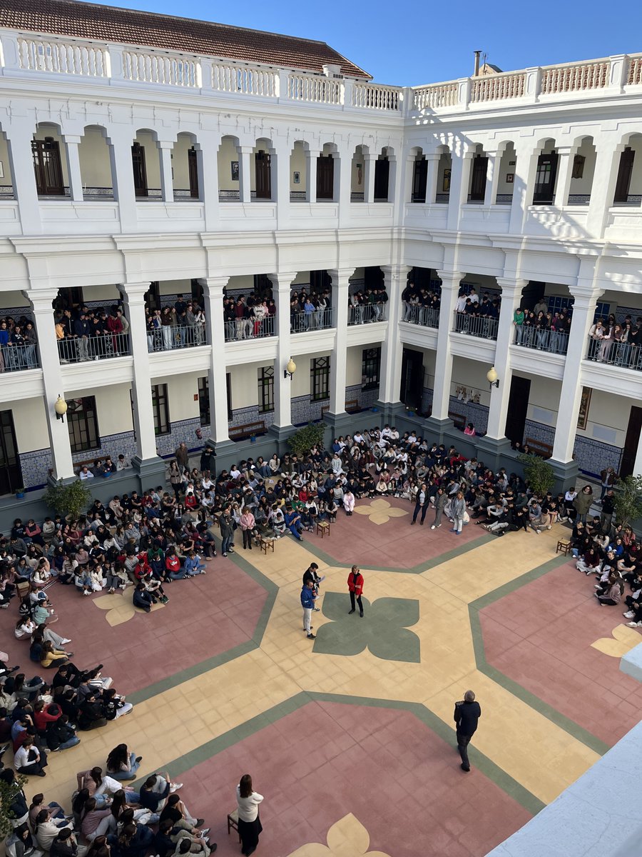 El pasado 20 de marzo despedimos a María Dolores Gómez López tras más de 37 años de dedicación a nuestro colegio. Gracias por tu entrega, tu vocación y tu corazón marista. ¡Siempre formarás parte de nuestra historia y familia! 💛 #ViveMaristas