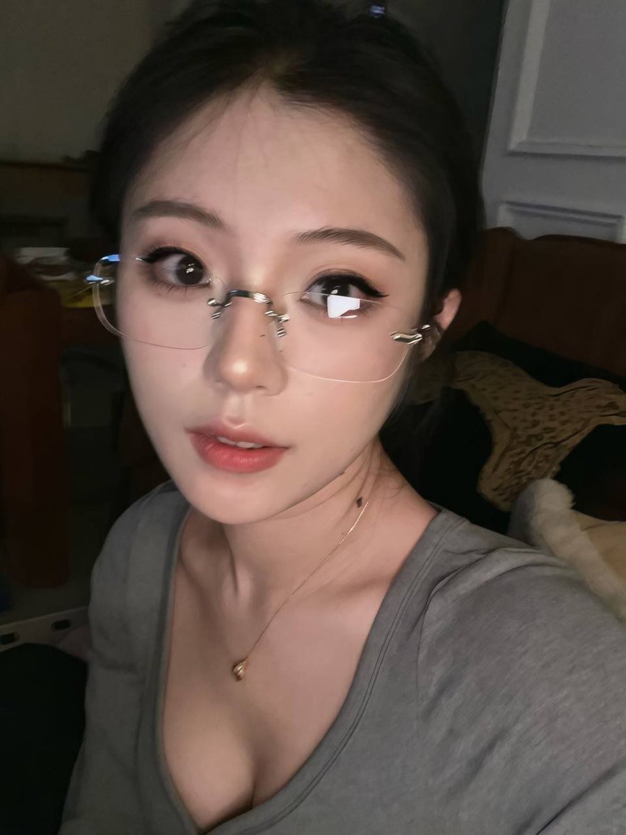 coconuts117's tweet image. 坐标北京，96年韵味十足的小姐姐一枚呀，各位心动不如行动，评论区燥起来！ #北京投稿