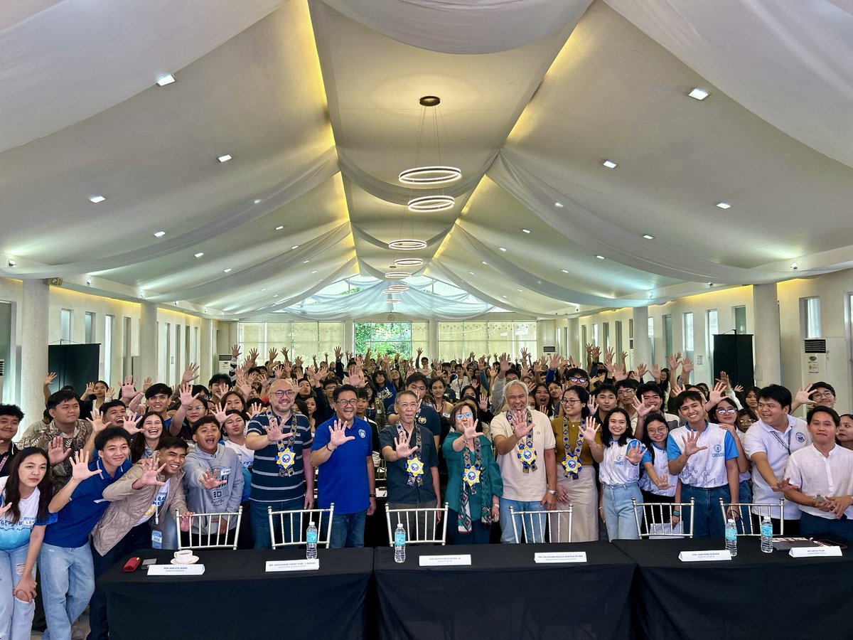 ChelDiokno's tweet photo. Kasama ang kabataan, lumalakas ang laban para sa tapat na pamahalaan.

Masaya akong makasama sa Good Governance Summit ng mga youth leaders ng San Mateo, Rizal.

Maraming salamat municipal government ng San Mateo, sa mga nag-organize at sumuporta sa summit, lalo na sa mga youth champions at partners na patuloy na nagbubukas ng ganitong espasyo para sa kabataan.
