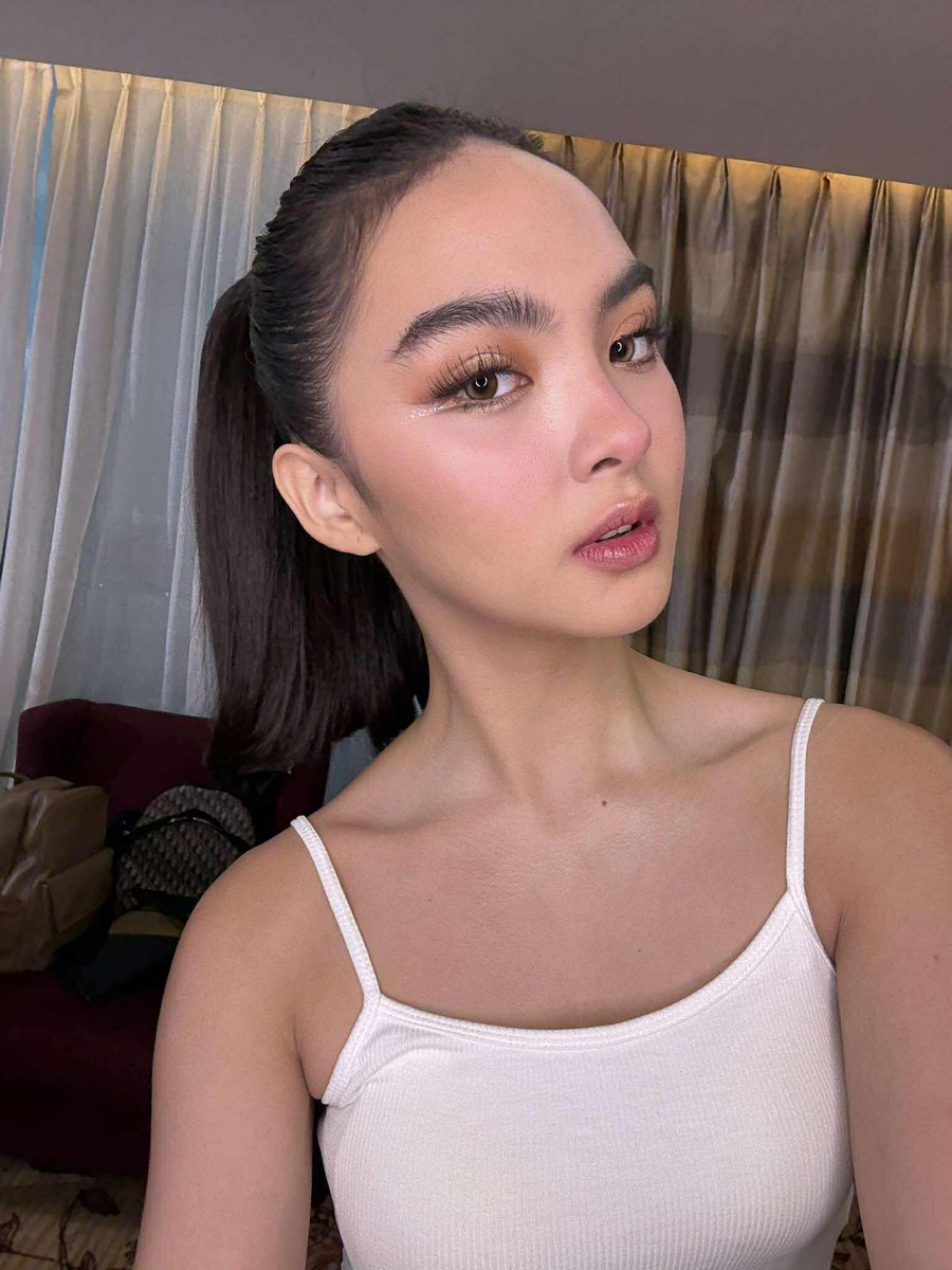 Thank you so much, Kaimates, for completing the five-thousand reply challenge! Here are Kaisha’s selfies, looking absolutely stunning.

KAI DREAMLIKE BEAUTY