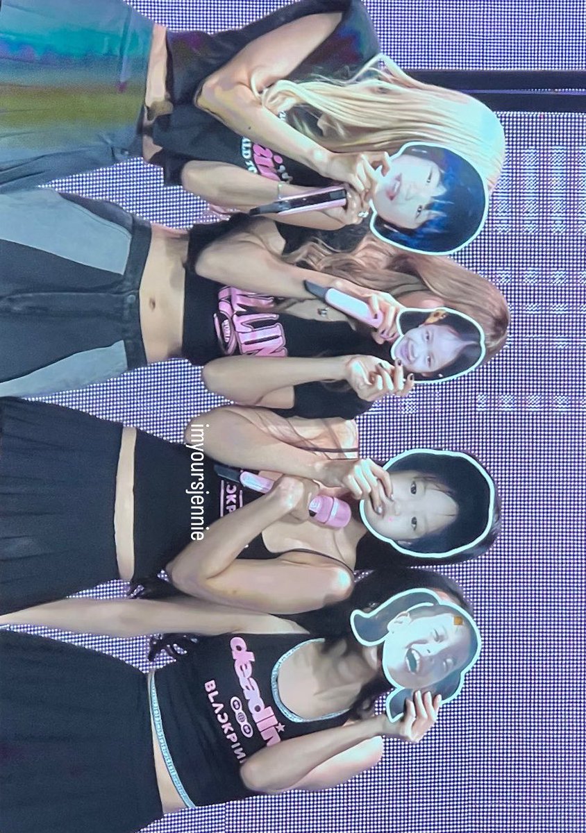 roseannepics's tweet image. 🖤🩷