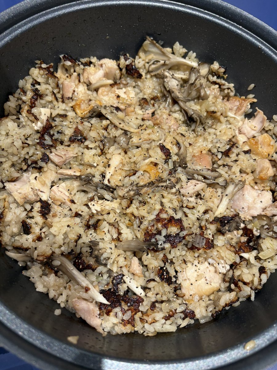 kichi_shiojiri's tweet image. 夜はチキンパエリア！ゲストさんと一緒に食べましたー^_^
#宿とスタジオKICHI
#ゲストハウス
#パエリア
#塩尻