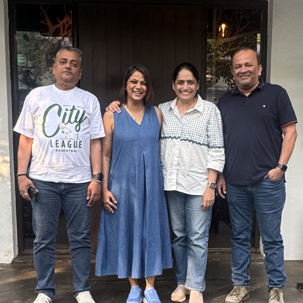 amarbarwe's tweet image. Birthday celebrations of Lady Sitarisht! @Amrita_Sitar 🎉
Good fun with the gang , though the usual suspects were missed.
Here’s to more laughs, more chaos, and the same solid crew.
@kirtitejas @MaverickMaratha ##Mumbai #MumbaiMeet #birthdaygirl #BirthdayCelebration #thegang