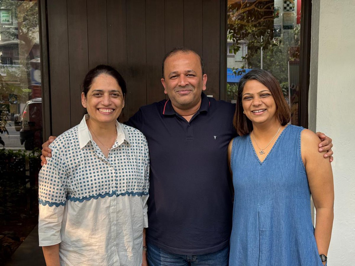 amarbarwe's tweet image. Birthday celebrations of Lady Sitarisht! @Amrita_Sitar 🎉
Good fun with the gang , though the usual suspects were missed.
Here’s to more laughs, more chaos, and the same solid crew.
@kirtitejas @MaverickMaratha ##Mumbai #MumbaiMeet #birthdaygirl #BirthdayCelebration #thegang