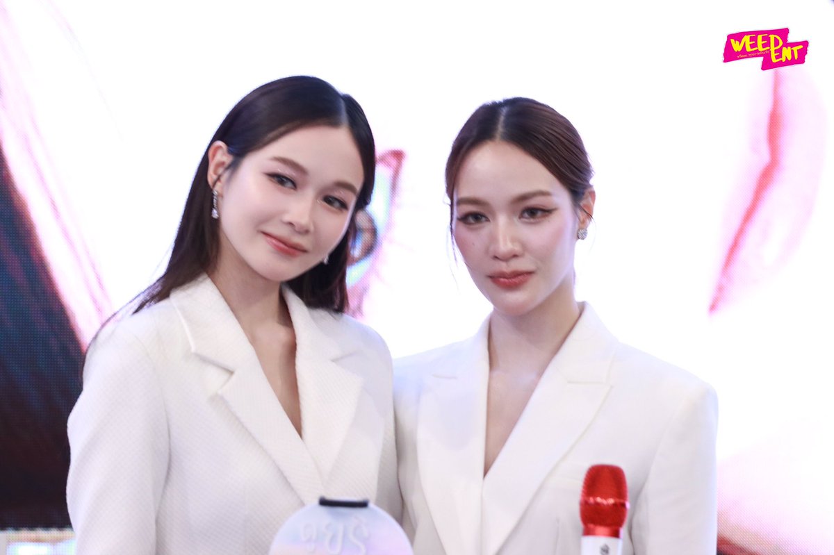 WEED_ENT's tweet image. สดใสกันมาเลย “แตงกวา-พิญญาเนศวร์” และ “เหนือ-ดิสรยา” ในงาน Dangerous Queen คนโปรดของควีน Final Episode : Welcome to Our Day 💐

WELCOME TO OUR DAY TKNUR

#FinalEPคนโปรดของควีน
#DangerousQueenFinalEP #TKNur
#TKphinyanech #nurdesoraya