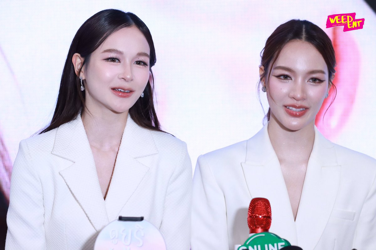 WEED_ENT's tweet image. สดใสกันมาเลย “แตงกวา-พิญญาเนศวร์” และ “เหนือ-ดิสรยา” ในงาน Dangerous Queen คนโปรดของควีน Final Episode : Welcome to Our Day 💐

WELCOME TO OUR DAY TKNUR

#FinalEPคนโปรดของควีน
#DangerousQueenFinalEP #TKNur
#TKphinyanech #nurdesoraya