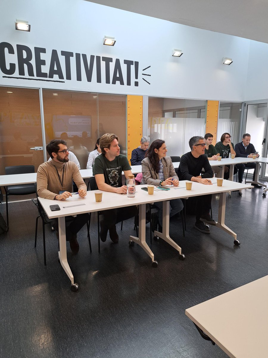 BlocEmpresarial's tweet image. ✳️Empiezan las presentaciones en la #CONSTRUHACK‼️

5 equipos intentan convencer al jurado de que su proyecto es el mejor. 🚀

Los nervios en los equipos no se notan, pero están. ♨️

El jurado escucha atentamente, pregunta y apunta.