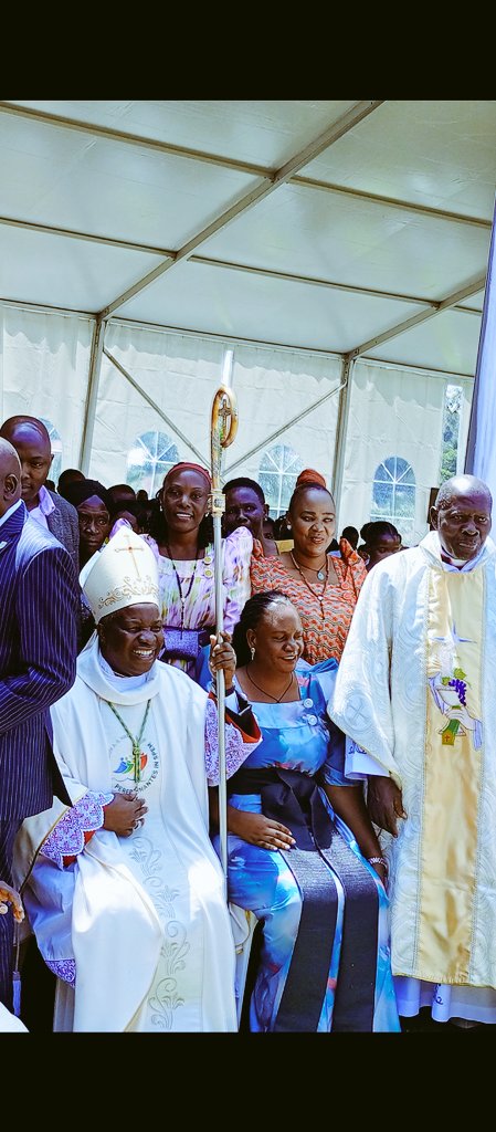 NamuyanjaChr's tweet image. Sunday for God and today we have been at Christ the king day at Kitovu diocese Masaka joined by my sisters and brothers from @NUP_Ug Family Hon  @GorrethNamugga  Hon Veronica Nanyondo, Hon John Poul Npalanyi and Hon @JosephSsewungu . #AnewLwengoNow @brucenahabwe1 @WXxiwa