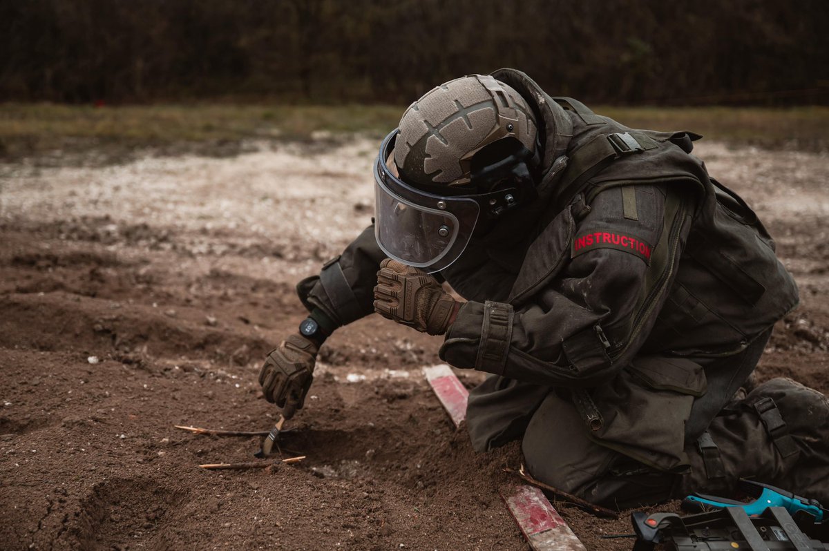 #SJO25 : la 1ère compagnie du 17e RGP poursuit l’évaluation des matériels expérimentaux de la STAT. 

💥Pendant cinq semaines, les sapeurs-paras testent en conditions réelles les expérimentations, pour optimiser les équipements futurs. 

Objectif : toujours être prêt 🦅