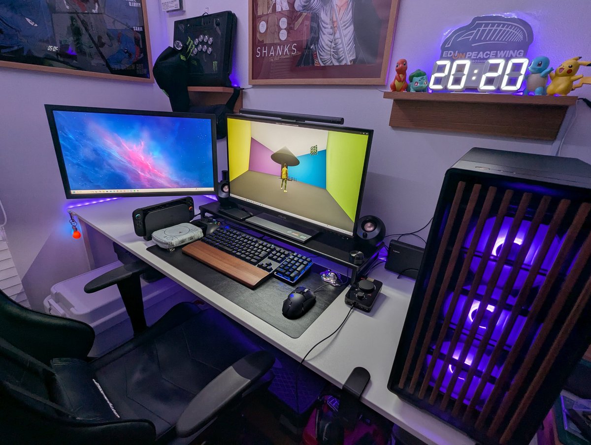 ProtoNetGames's tweet image. ブラックフライデーでマウスとモニター台を購入しました。
デスクの奥行きが狭くて作業しづらかったのですが、モニター台の下にデスクマットごとキーボードも収納できるようになり、作業スペースがかなり快適になりました✨
#desksetup