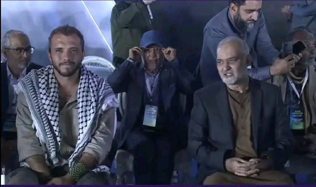 گلوبل صمود فلوٹیلا کا اصل ہیرو/منتظم تھیاگوایویلا
جماعت اسلامی کے اجتماع عام میں شریک