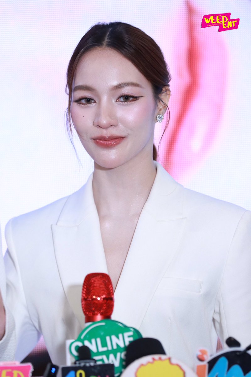 WEED_ENT's tweet image. “แตงกวา-พิญญาเนศวร์” ช่วงสัมภาษณ์ในงาน Dangerous Queen คนโปรดของควีน Final Episode : Welcome to Our Day 💐

WELCOME TO OUR DAY TKNUR

#FinalEPคนโปรดของควีน
#DangerousQueenFinalEP
#TKphinyanech #TKNur