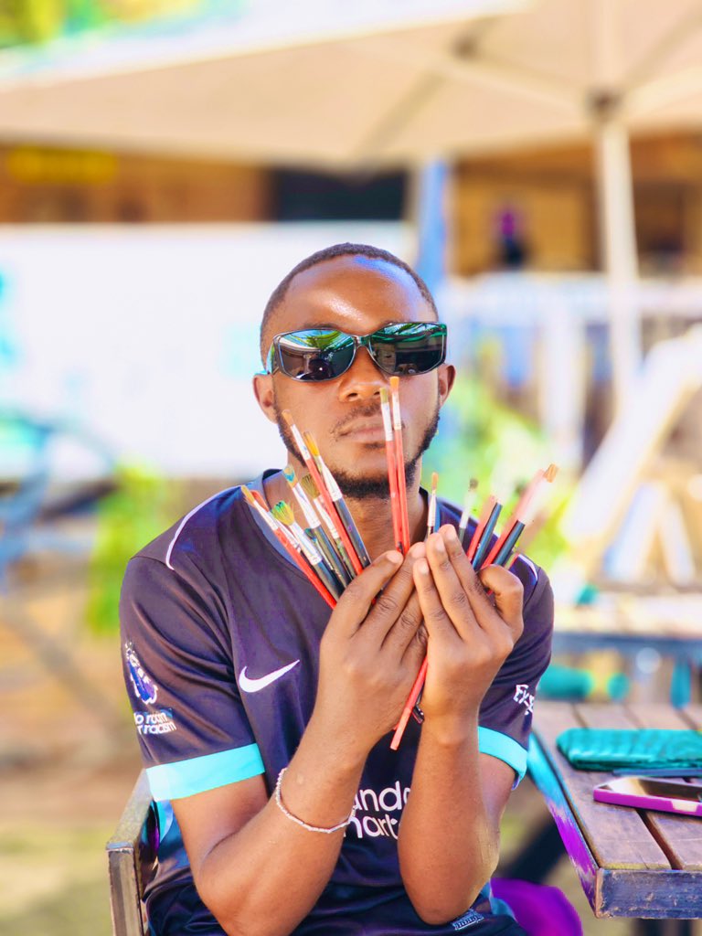 mutyaba01's tweet image. 🎨🍷 Sip, paint, and maybe accidentally Picasso your way to fame! @Mulandira_art is LIVE at Samaki City Beach - Luzira. Only 30k per head—comes with brushes, canvas, and questionable life choices.😎

✨ Don’t miss out, your masterpiece (or mess) awaits! #PaintAndSip #MulandiraArt