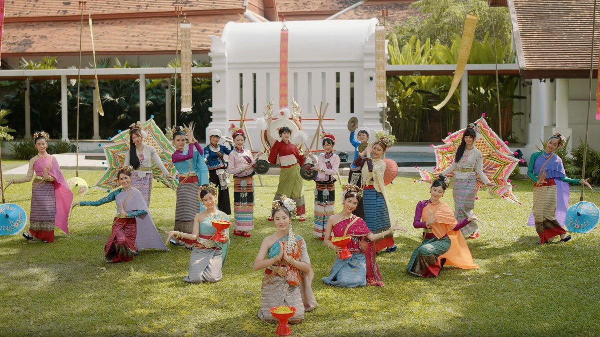 colourfung's tweet image. กระทรวงวัฒนธรรม ททท. หน่วยงานใดๆ ของเชียงใหม่หรือของประเทศควรมาหา CGM48 แล้วนะ คุณแทบไม่ต้องทำอะไรเลยขอแค่โปรโมทให้เรา เรามีให้ครบแทบทุกด้านของเชียงใหม่ ของภาคเหนือด้วยซ้ำ ของขายกู้ดต่างๆ ก็เมืองเหนือมาก จะเอาแบบไหนเพลงแปลหรือเพลงออริ มาเหอะพี่เด็กๆ แทบจะทอผ้าใช้เองแล้ว