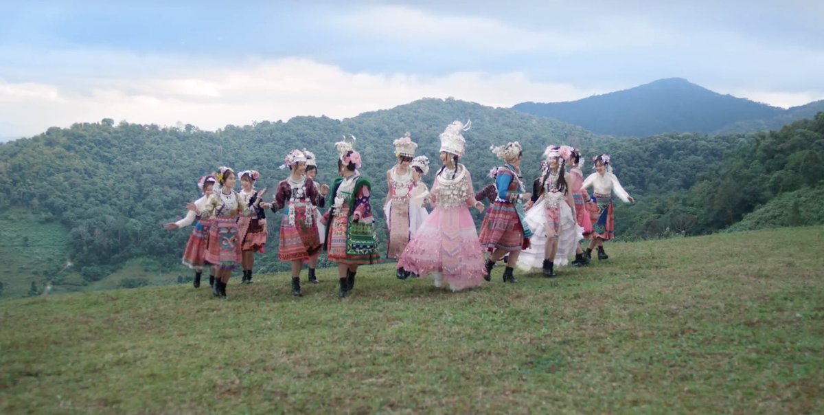 colourfung's tweet image. กระทรวงวัฒนธรรม ททท. หน่วยงานใดๆ ของเชียงใหม่หรือของประเทศควรมาหา CGM48 แล้วนะ คุณแทบไม่ต้องทำอะไรเลยขอแค่โปรโมทให้เรา เรามีให้ครบแทบทุกด้านของเชียงใหม่ ของภาคเหนือด้วยซ้ำ ของขายกู้ดต่างๆ ก็เมืองเหนือมาก จะเอาแบบไหนเพลงแปลหรือเพลงออริ มาเหอะพี่เด็กๆ แทบจะทอผ้าใช้เองแล้ว