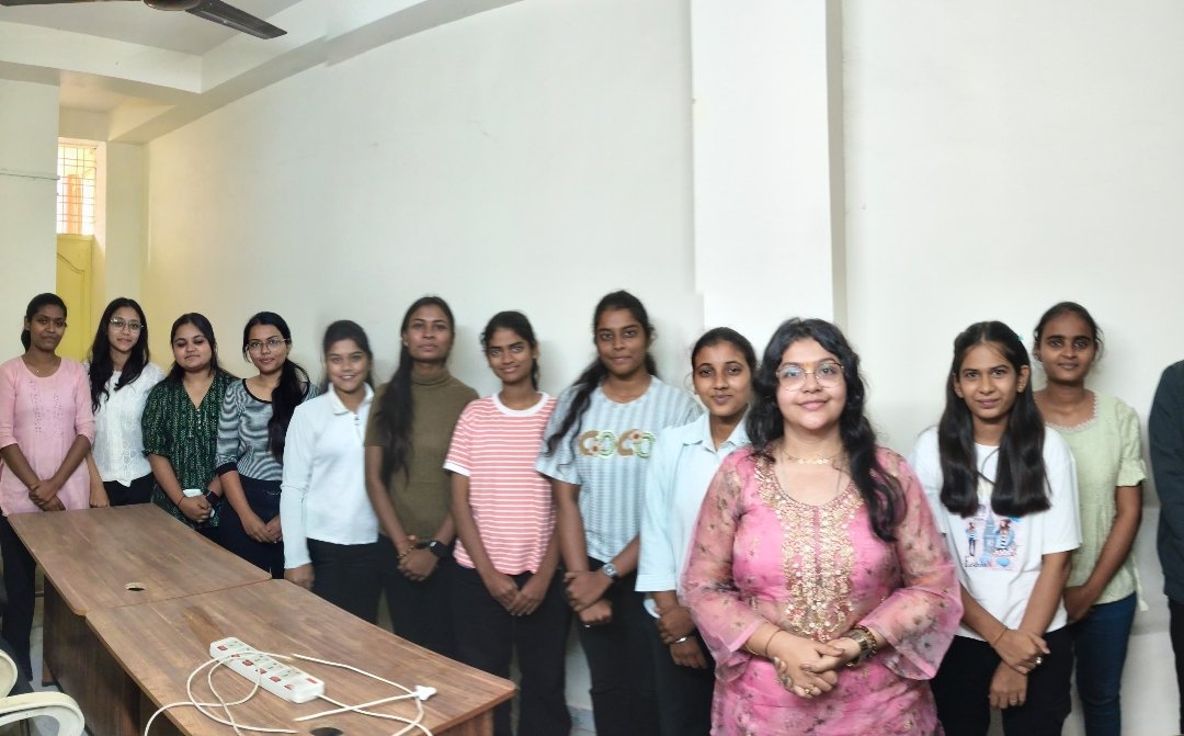 teaswini's tweet image. Empowering the next generation of engineers and creators— Bapurao COE students at Teztecch for their induction! 👏✨ #TechLearning