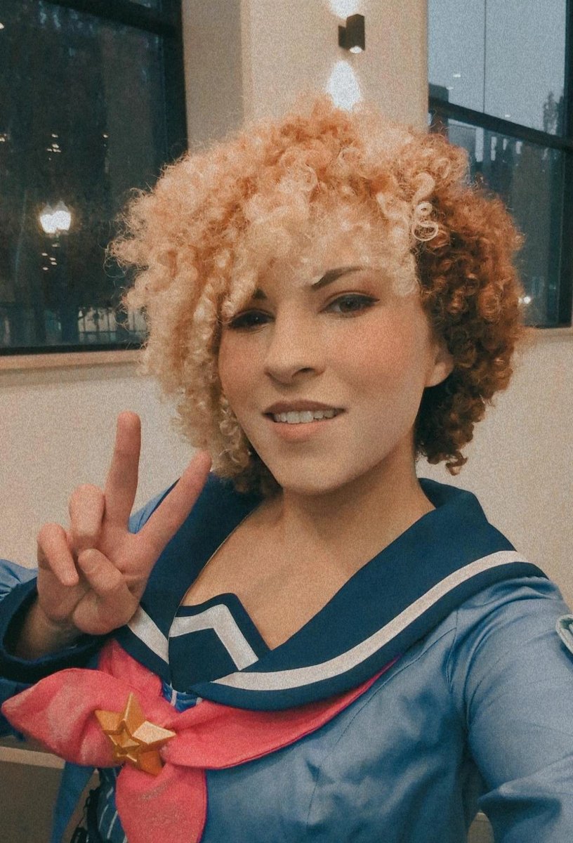 Vtubers are real people behind their models!

✦ Vtubers who show their IRL face are valid
✦ Vtubers who choose to stay anonymous are valid

If you don't like what a Vtuber chooses to do with their content, just find one that makes the content how you like it!

There are legit