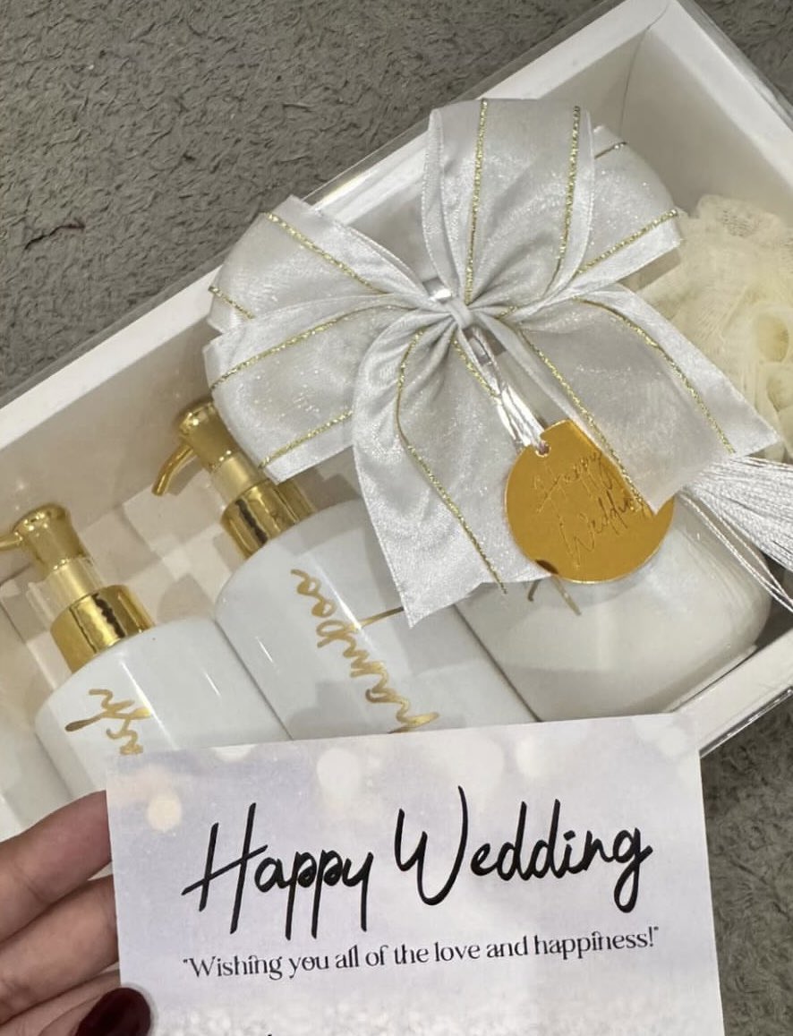 txtrandompost's tweet photo. wedding gift ideas that are affordable and definitely useful👌 harga star from 30k😍🙌🏻 https://t.co/iFwxDqWUWk