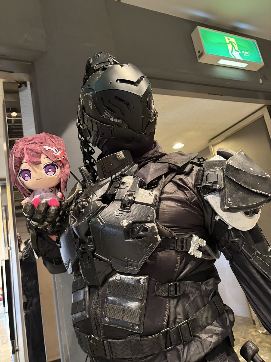久しぶりにコスプレしましたわ🤣🤣

#スーツ武器オフ会