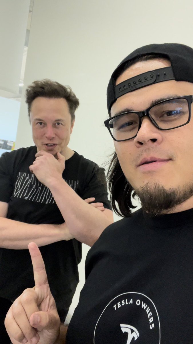 teslaownersSV's tweet image. I support Elon Musk. 

Comment below if you do.