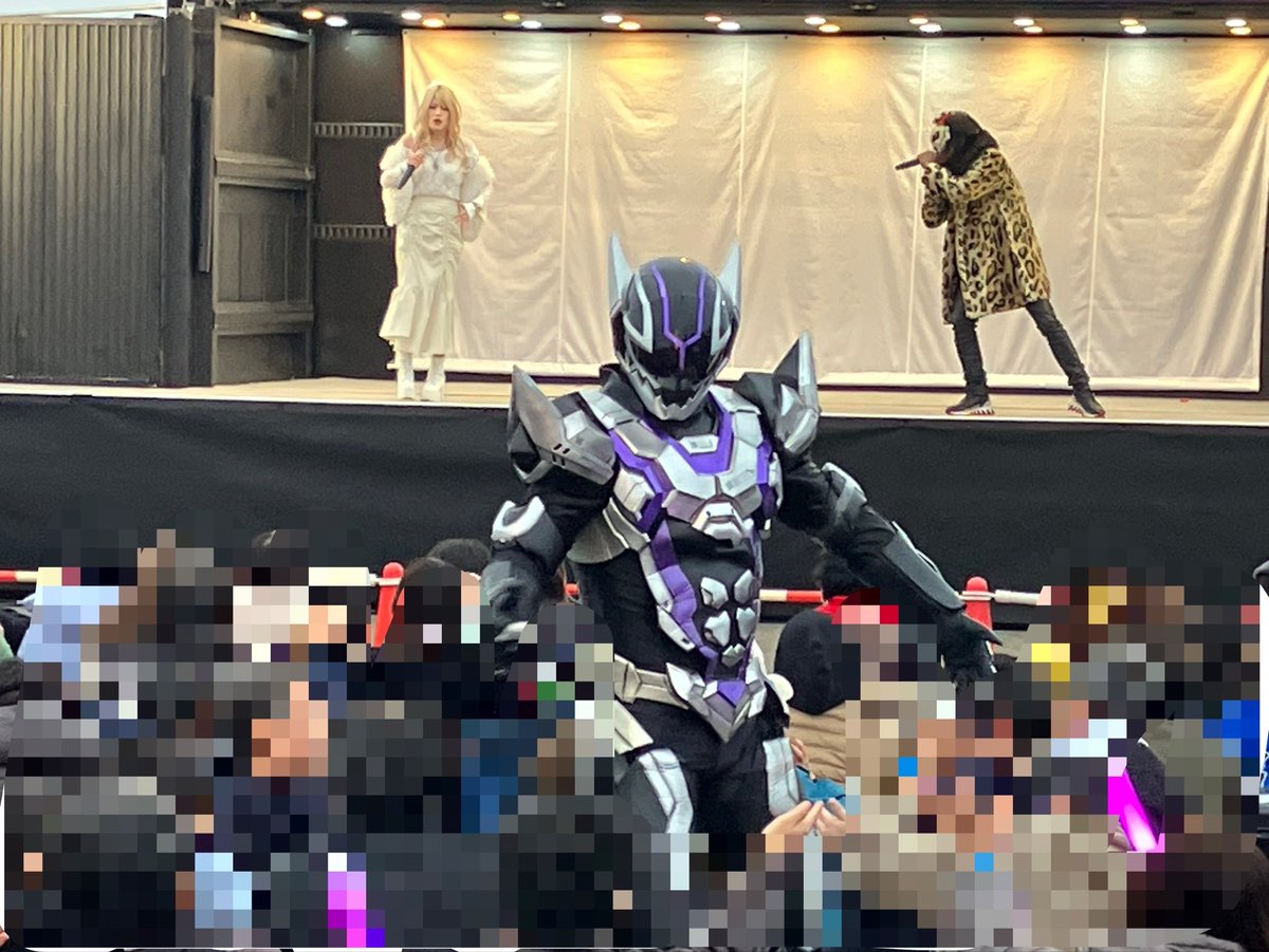 オーラス前に、ドゲンジャーズ登場！笑いと興奮で会場をあっという間に釘つけ！圧巻のライブステージで盛り上がりは最高頂🔥🔥今年も大暴れしてくれました笑
ナイスーーーー👍👍👍👍👍
#2025日本ローカルヒーロー祭