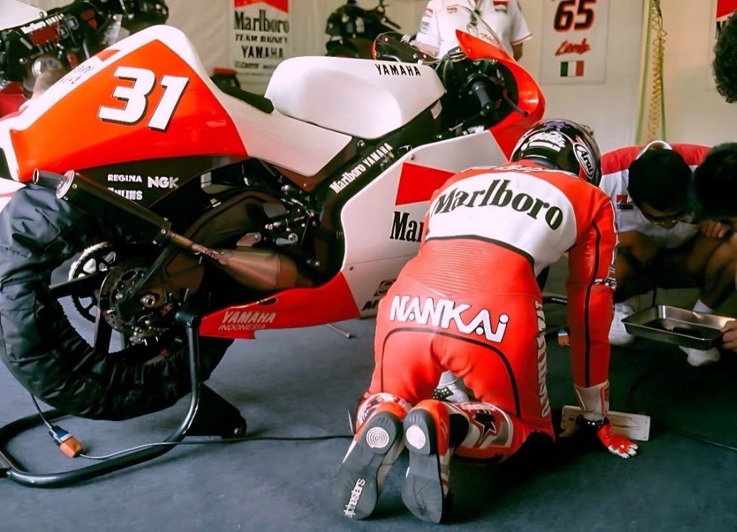 1996 WGP 250cc class HARADA TETSUYA with YZR250 in PITBOX of IMOLA
